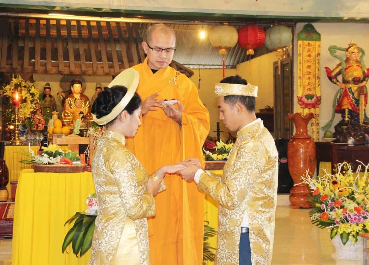 Lễ kết hôn tại chùa sẽ không náo nhiệt giống những buổi lễ thông thường