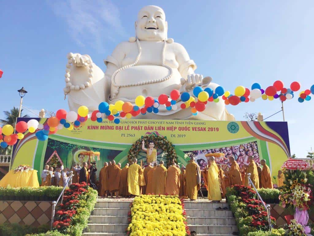 Hầu hết các chùa trên toàn quốc đều có hoạt động vào ngày Lễ Phật Đản