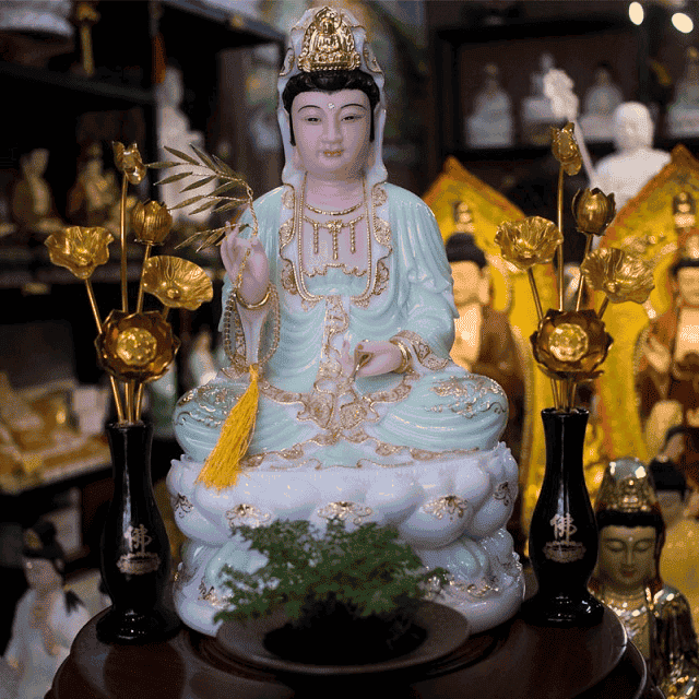 Hình ảnh Phật Bà Quan Âm đều thấy khuôn mặt hiền từ, phúc hậu, đức độ