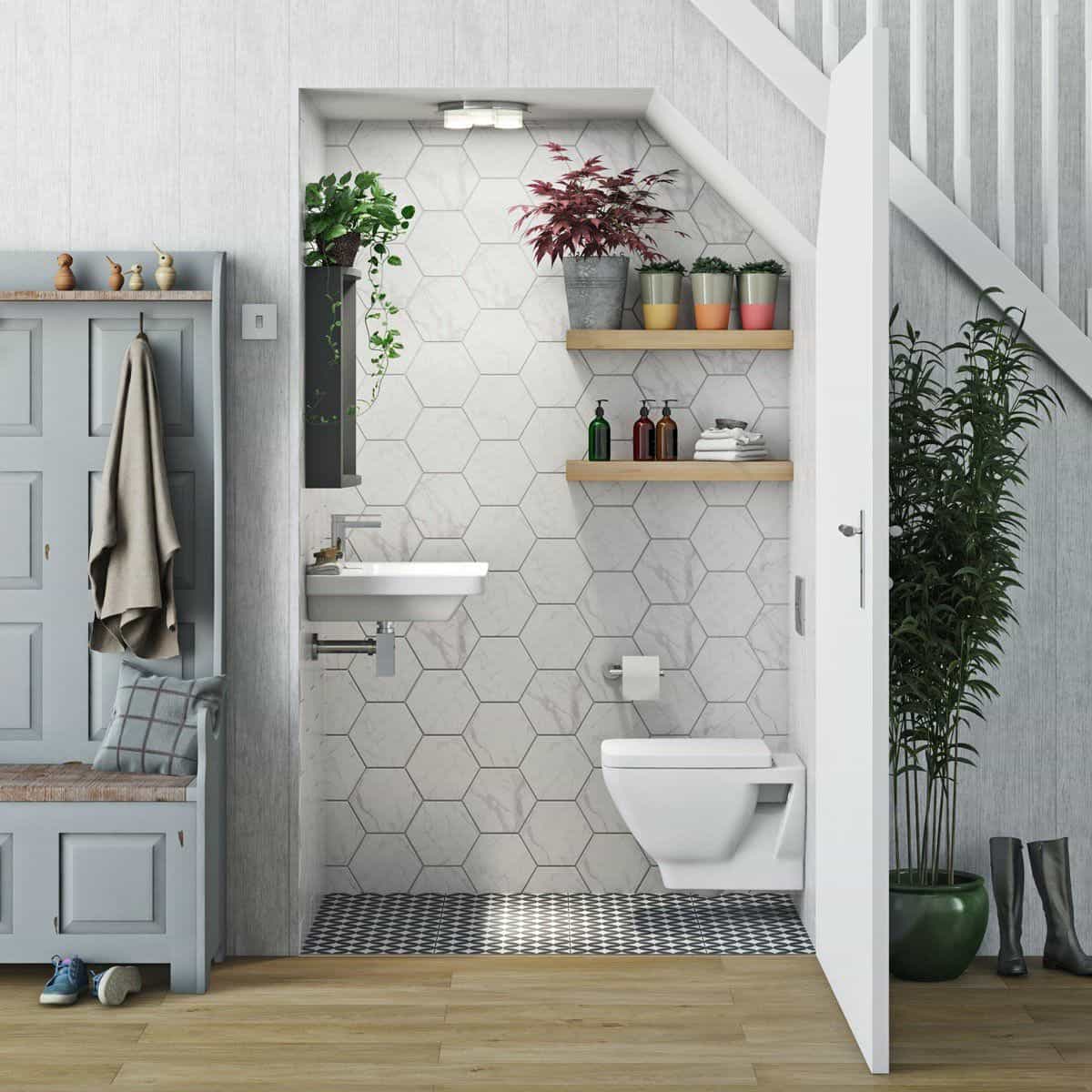 Nhà vệ sinh dưới cầu thang - một thiết kế thông minh của gia chủ